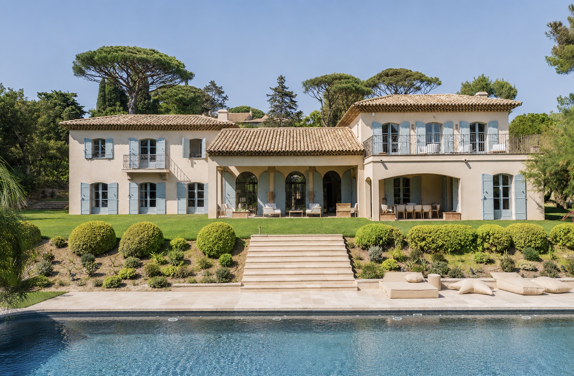 Façade et piscine de Bahia Verde à Saint-Tropez