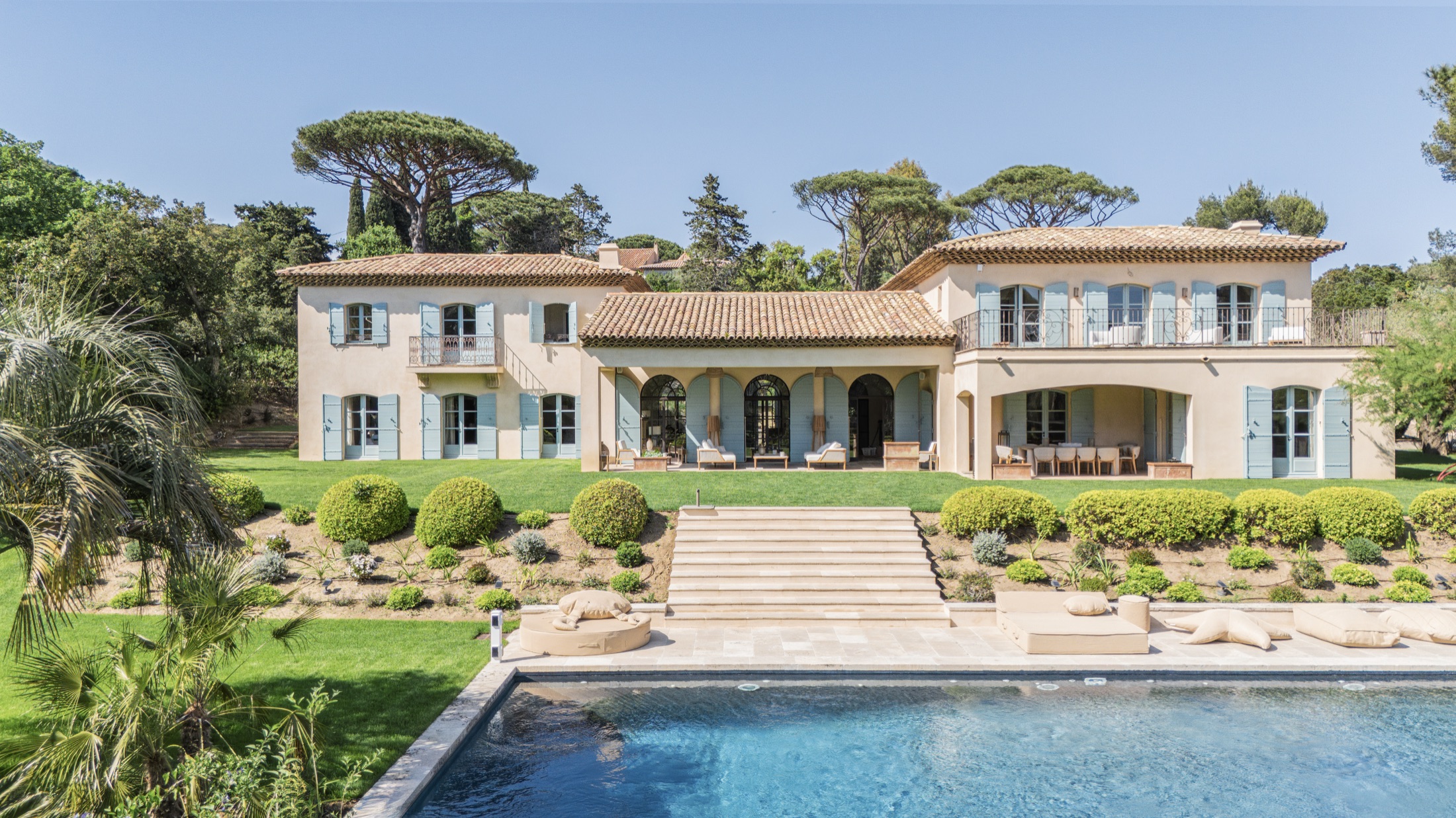 Façade extérieure de Bahia Verde à Saint-Tropez