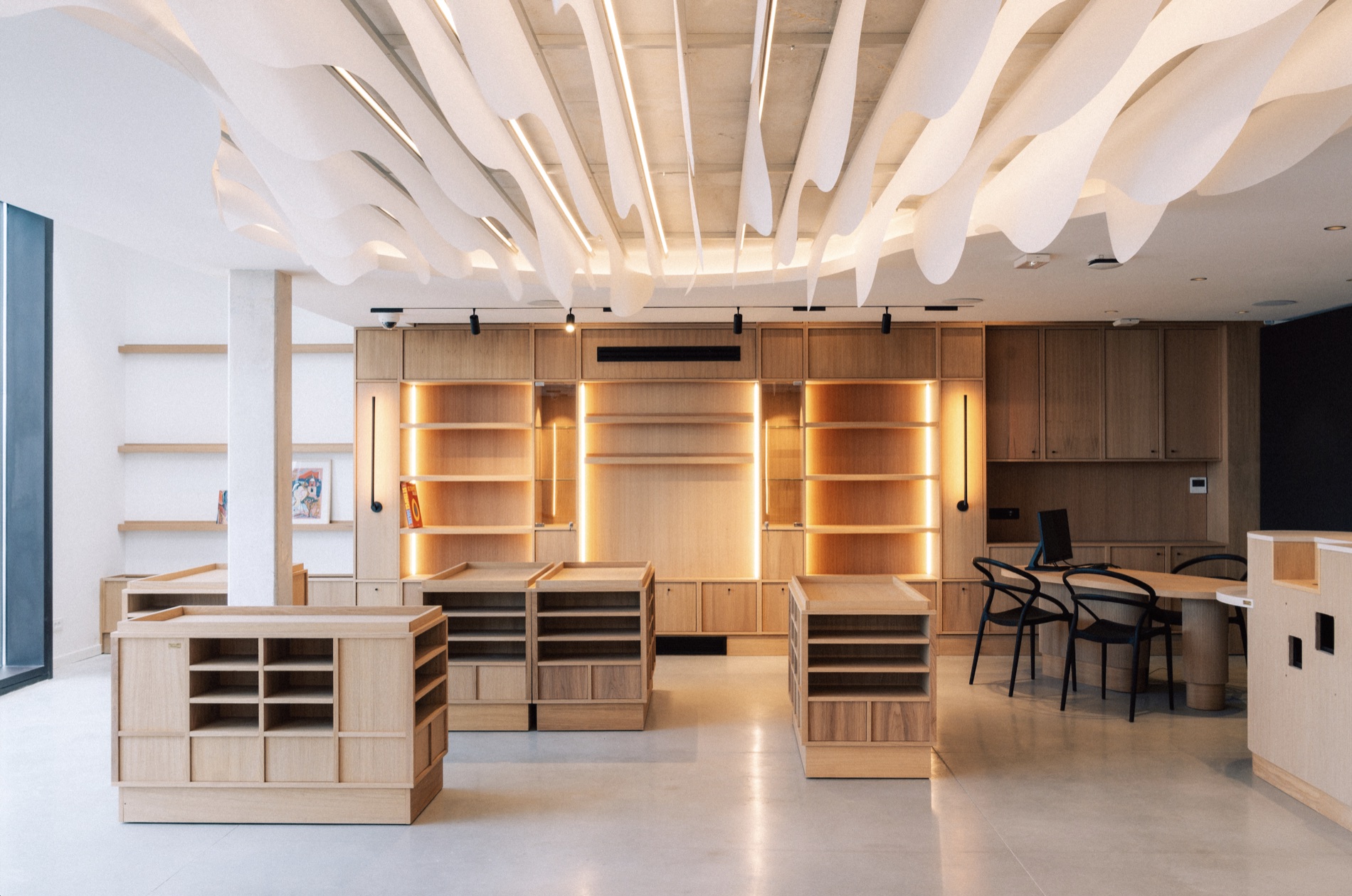Mobilier intérieur de l'Office du Tourisme à Saint-Tropez
