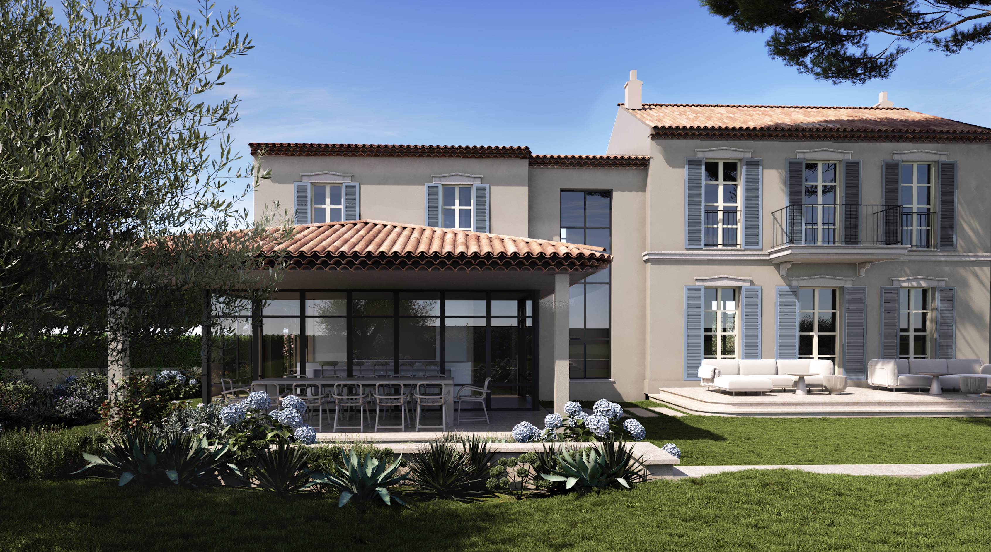 Façade jardin de la Villa Marifée à Saint-Tropez